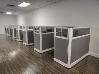 5x5 White Office Desk Cubicle with Window
