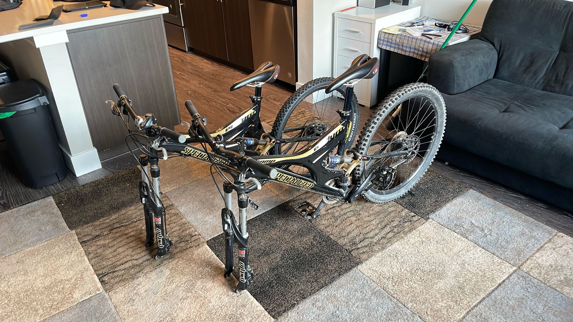Specialized. Full Suspension Bike