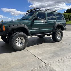 2000 Jeep Cherokee