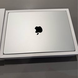 Brand New MAC book Pro 14 Never used