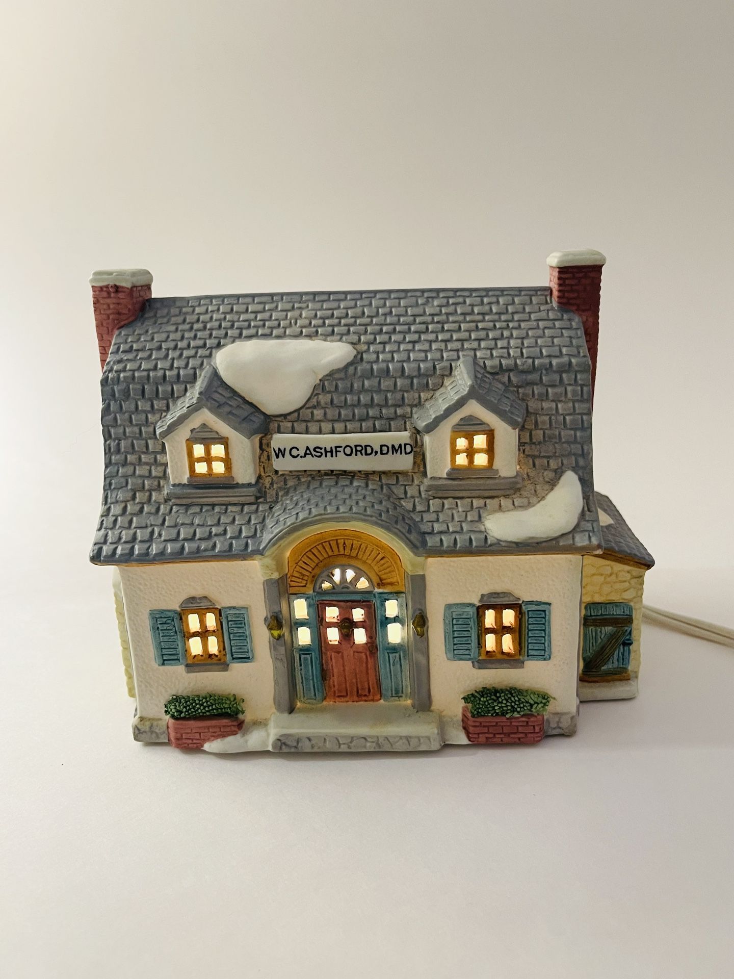 Lemax Dickensvale Porcelain Lighted Christmas Village House WC Ashford DMD 1993