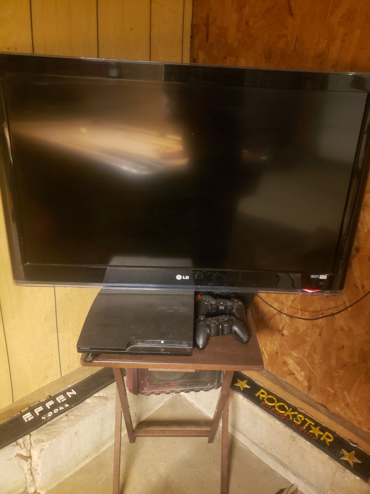 42 inch lg flat screen TV with ps3