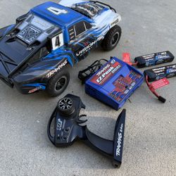 Traxxas Slash VXL  4 X 4 