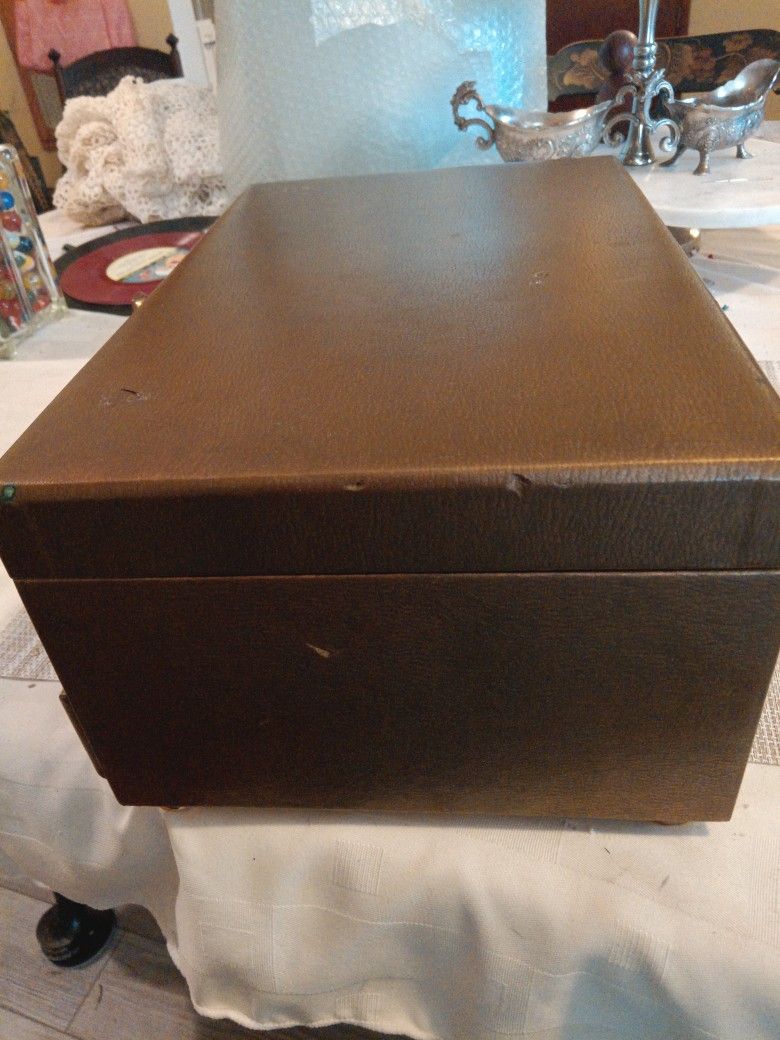 Large Lot Of Women's Vintage Costume Jewelry In Original Jewelry Box