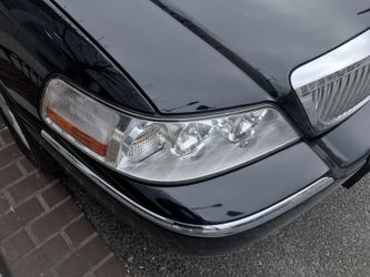 Lincoln town car passenger side headlight