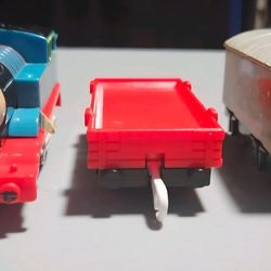 Trackmaster HiT Toys Thomas Motorized Engine Red Flatcar & Sodor Fireworks Truck