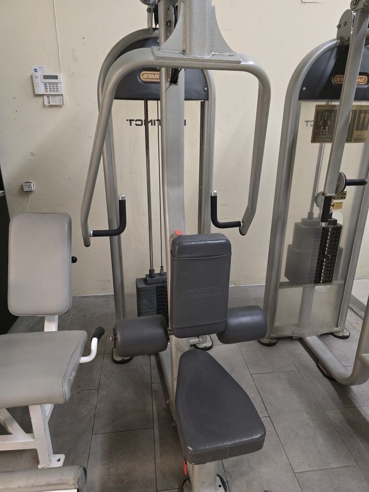 Lat Pull Down / Row Commercial Gym Star Trac Weight Fitness Machine
