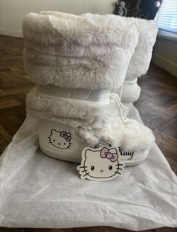 HELLO KITTY FUR BOOTS *LIMITED EDITION*