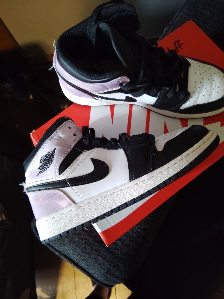 Nike Mid Coral White