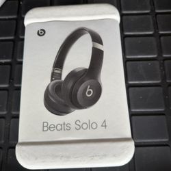 Beats Solo 4 