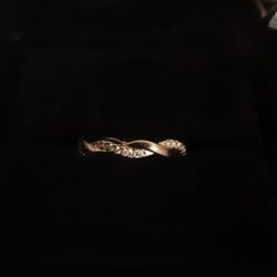 Rose gold and Sterling silver Women's band.
 With circonia accent.