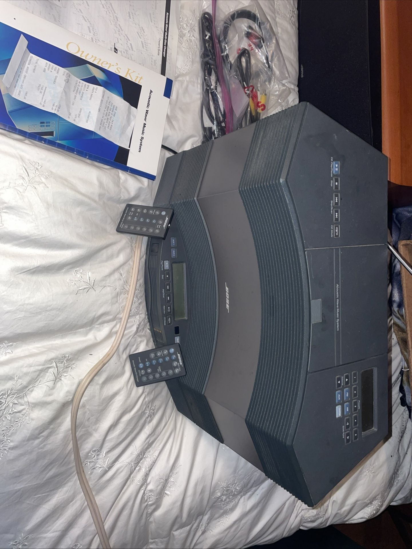 Like New Bose Wave Radio And 5 Disc Cd Changer Everything Included