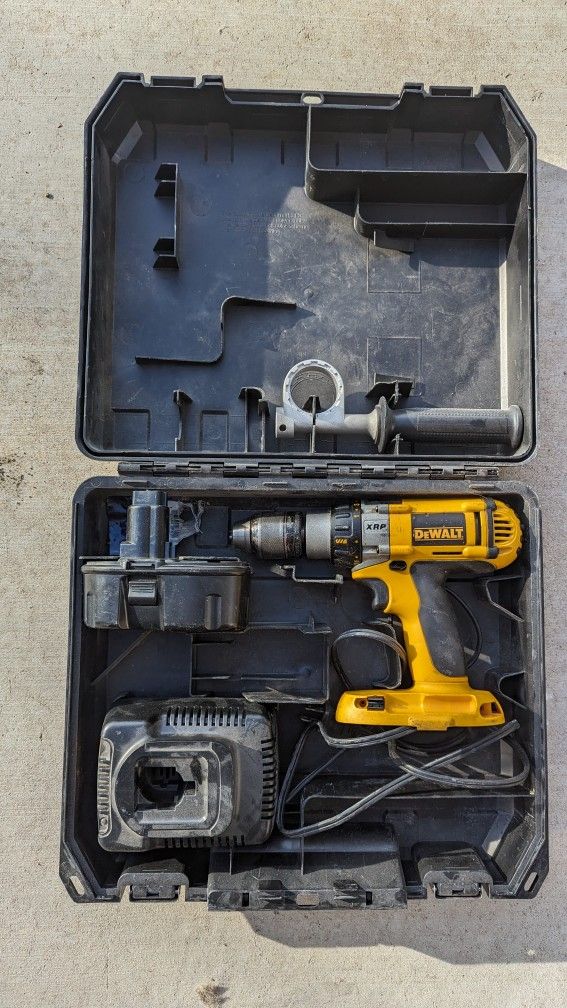 DeWalt XRP 1/2 Inch Drill, Battery, Charger, Case