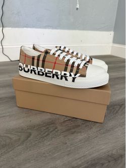 Burberry Lows size 11