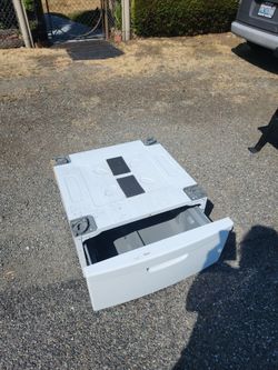 Appliance pedestal