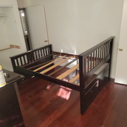 Free Queen Bed Frame With Trundle