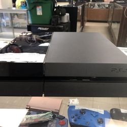 Original PS4 Console W/ Controller (Cosmetic Wear) 