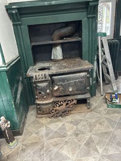 Pittston Stove Very Old