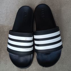 !! Adidas  Slippers Size 7