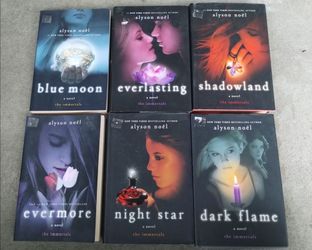 Lot of Alyson Noel romance novels, hardcover/paperback, 6 books