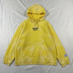 GALLERY YELLOW HOODIE