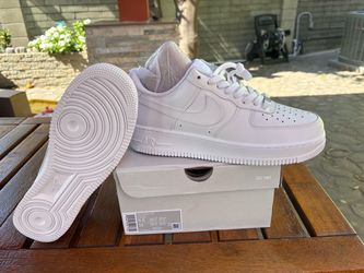 NEW  Air Force 1 '07 Triple White Sneakers