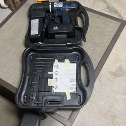 18 Volt cordless Drill Master