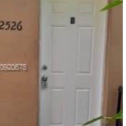 Apartamento En Costado De Una Casa 1850$