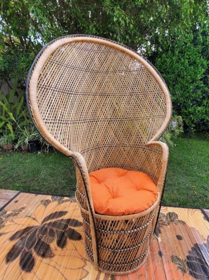 Wicker Peacock Chair Vintage