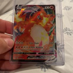 Very Nice Charizard V max Holo 