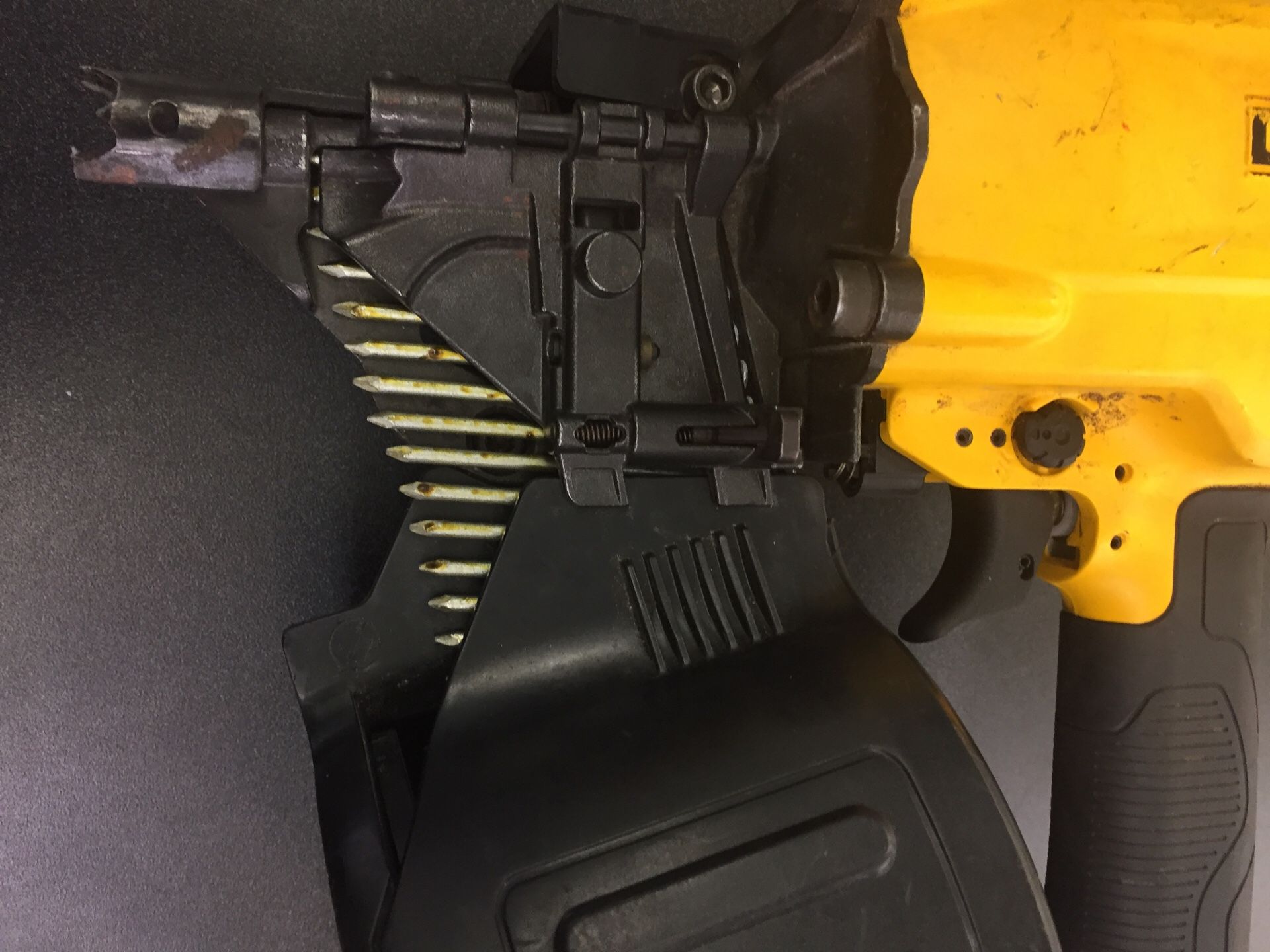 Air nailer