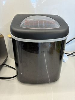 Frigidaire Ice maker