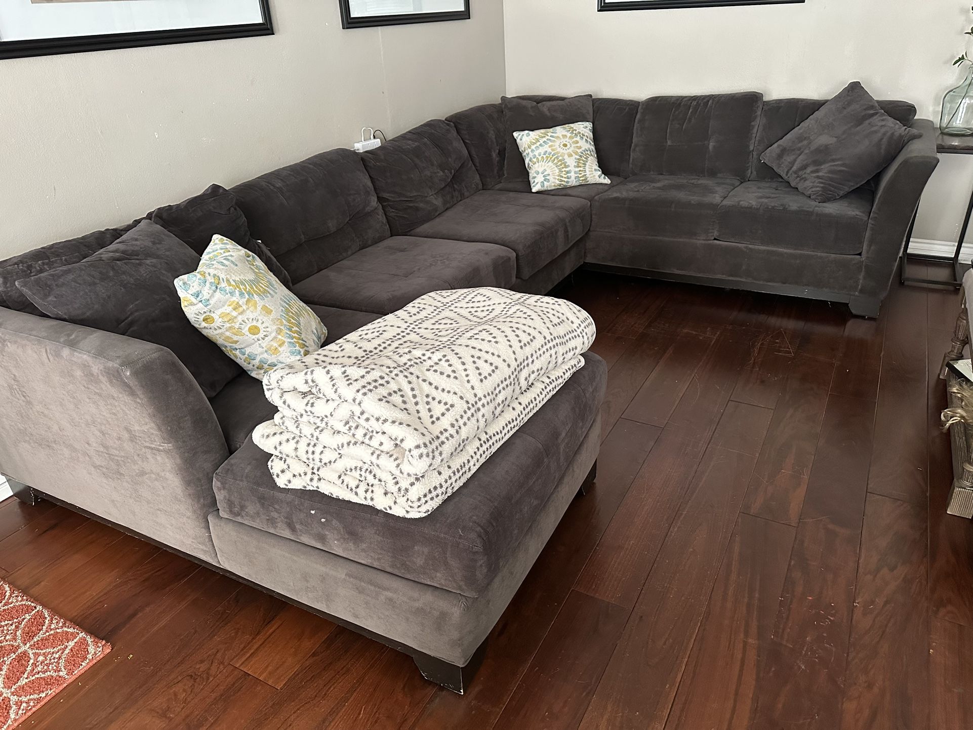 Large Gray Sectional Couch – $450 OBO – Great Condition!