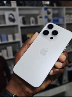𝚒𝙿𝚑𝚘𝚗𝚎 15 pro 𝚞𝚗𝚕𝚘𝚌𝚔𝚎𝚍 𝚠𝚒𝚝𝚑 𝚠𝚊𝚛𝚛𝚊𝚗𝚝𝚢