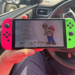 Switch OLED Mario Edition 