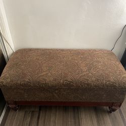 Storage Ottoman Excellent Condishon 48 Inch Long Pick Up Raseda And Vanowen 