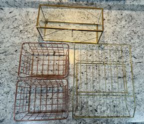 Chic & Modern Wire Storage Baskets + Glass Display Case – Perfect for Home Organization!