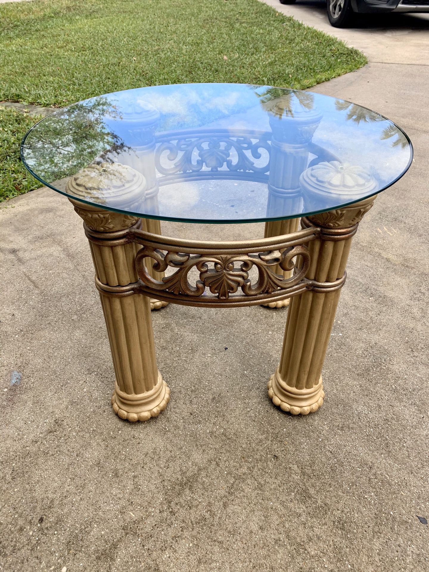 Gorgeous pillar column side or coffee table w/ glass top 30x20” high