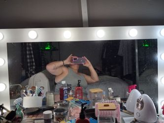 Vanity mirror