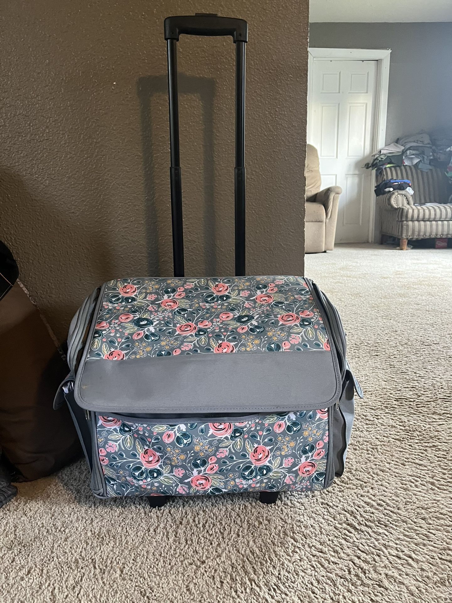 Rolling Sewing Machine /Crafting Tote