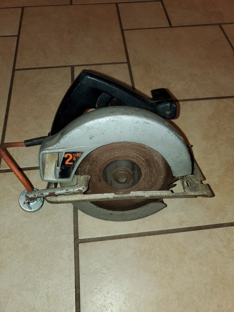 Black and Decker 7 1/4 Curcular Saw- Electric
