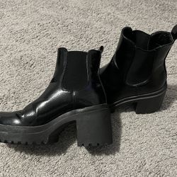 Black Boot 
