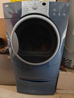 Kenmore dryer with 2 drawer pedestals