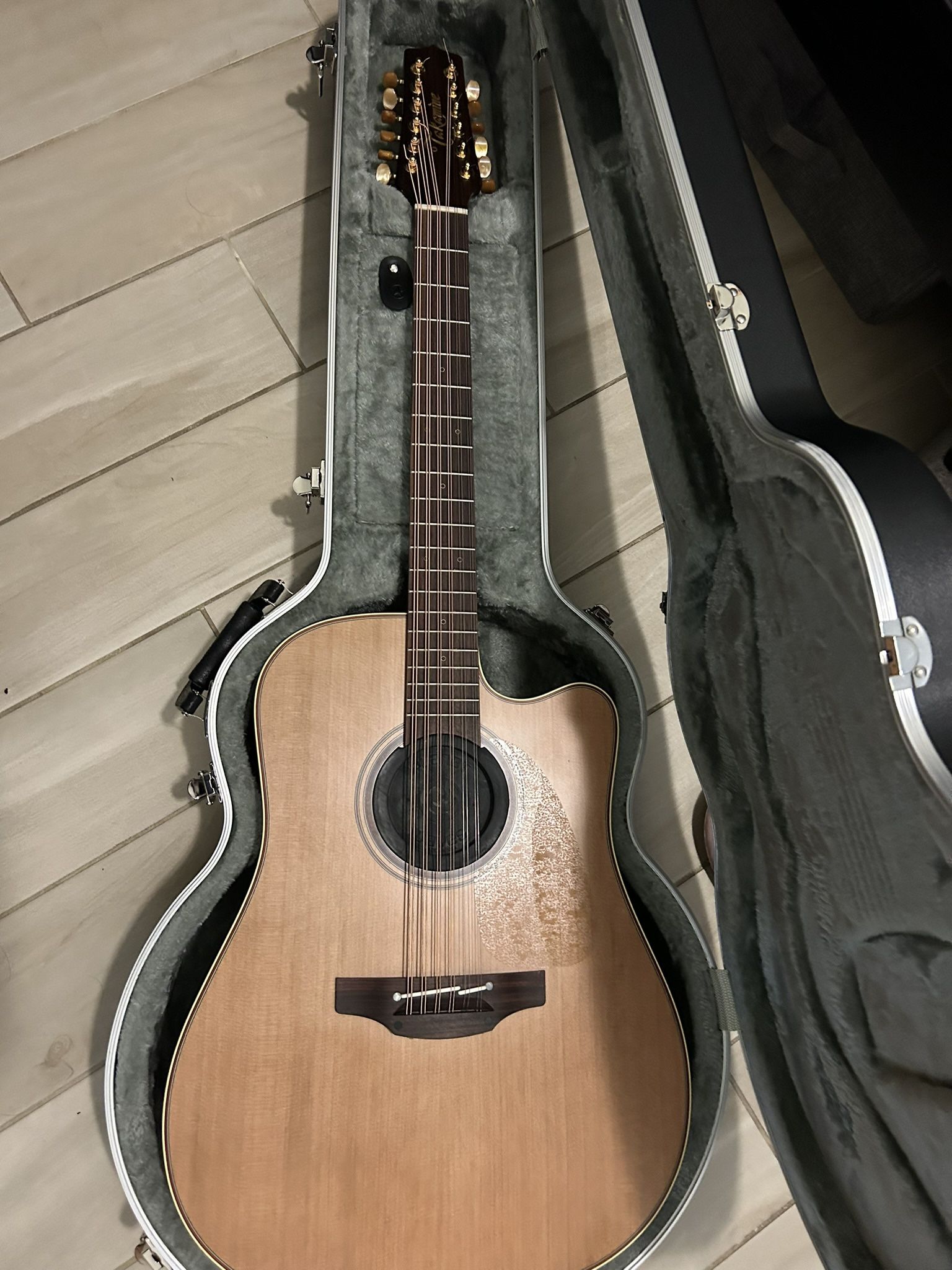Takamine P3DC-12
