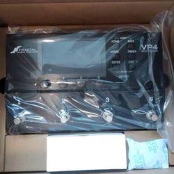 Fractal Audio VP4 - Compact Virtual Pedalboard Multi-FX