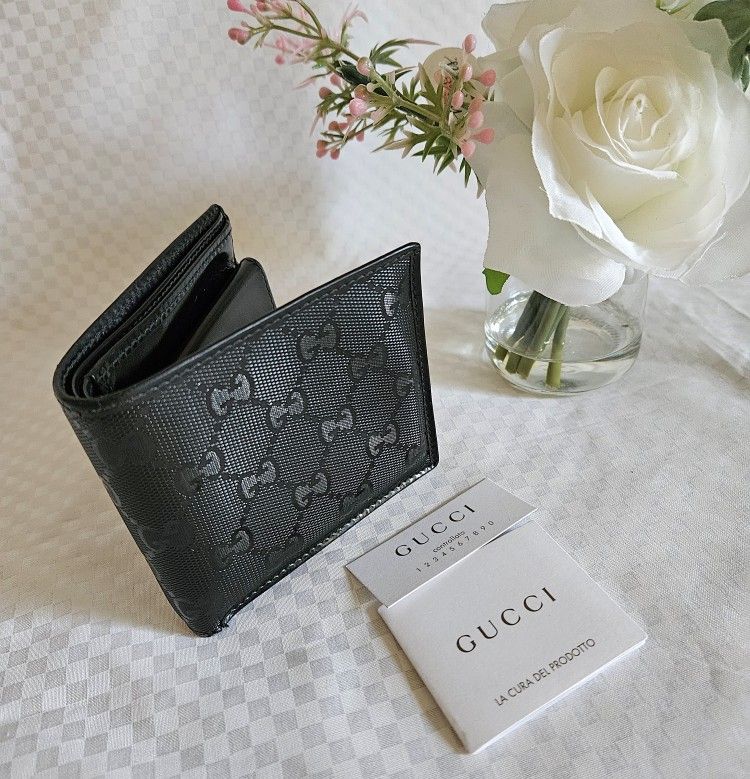 Men's Authentic Gucci GG Black Leather Wallet 