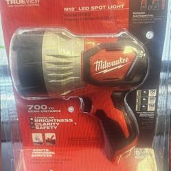 2353-20 Milwaukee M12 12V Trueview 750 Lumens Cordless LED Spot Light 