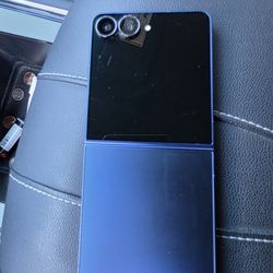 Unlocked Samsung Galaxy Z Flip 7