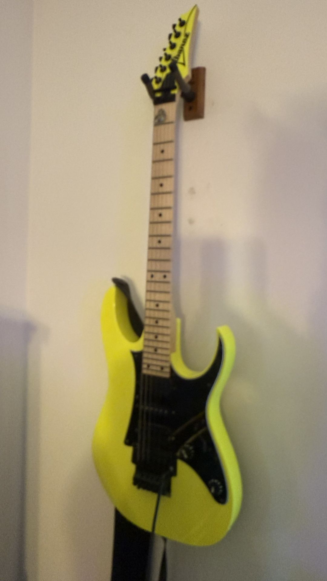 Ibanez - Genesis Collection - RG550 In Desert Sun Yellow!