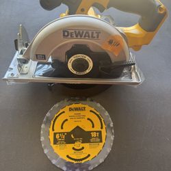 Dewalt 6 1/2 Circular Saw TOOL ONLY 